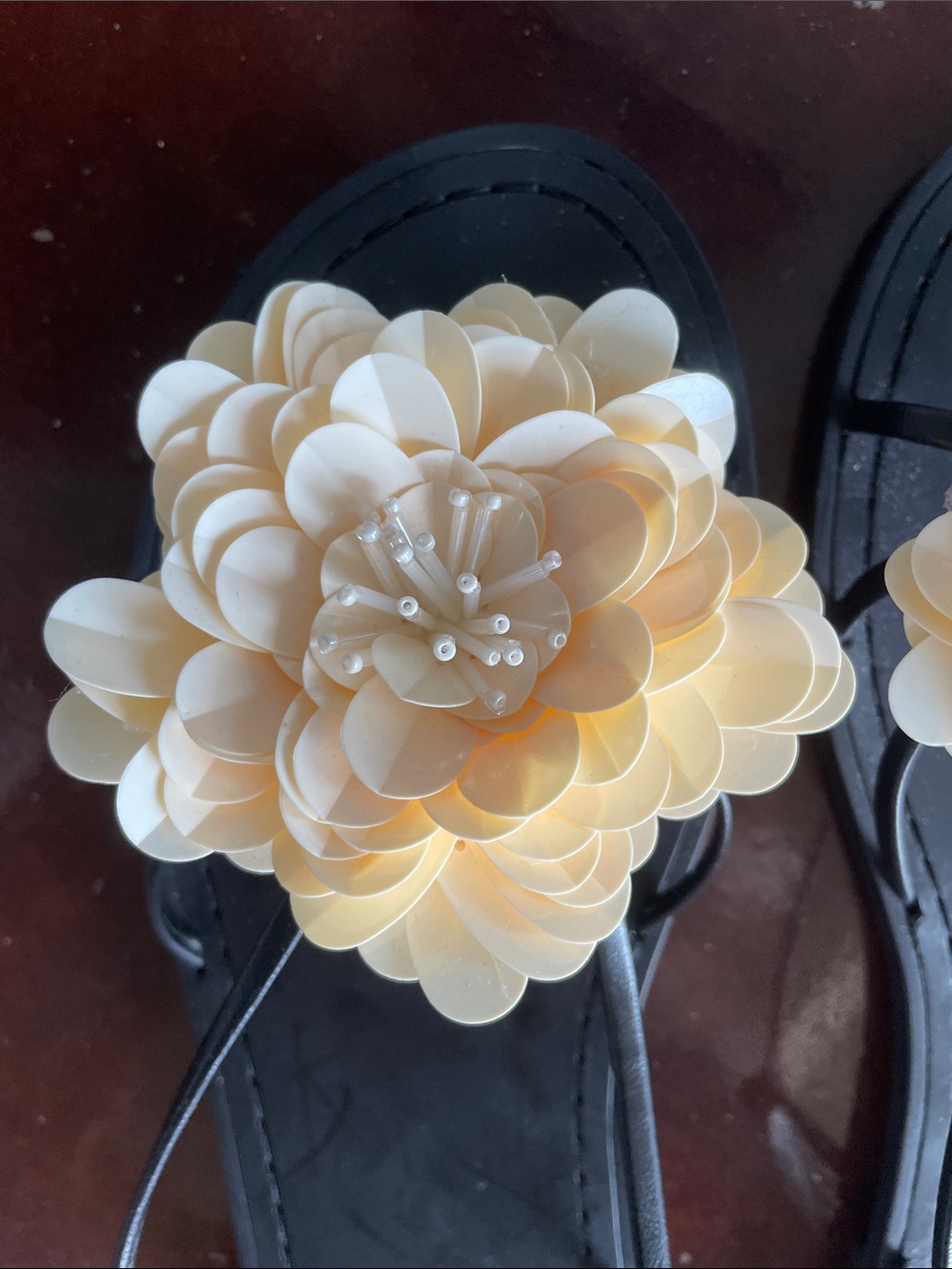 ZARA Black Strappy Flat Sandal w/ Cream Flower Accent. Size 38 - Picture 2 of 6
